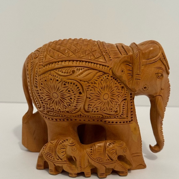Engraved Brown Teak Wood Elephant Statue Hand Carved 4” Trunk Down With Tusk - Picture 6 of 9